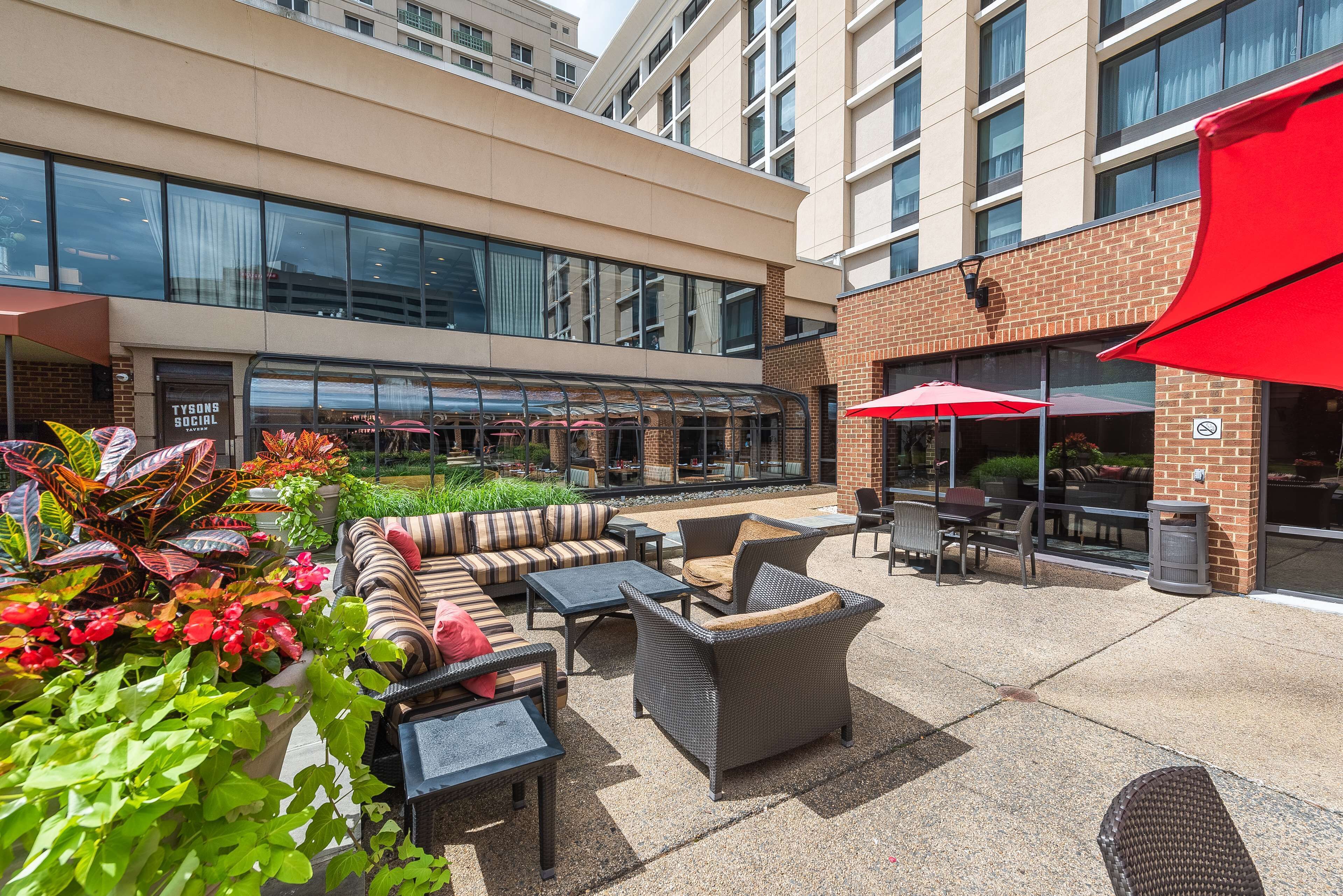 DoubleTree by Hilton McLean Tysons