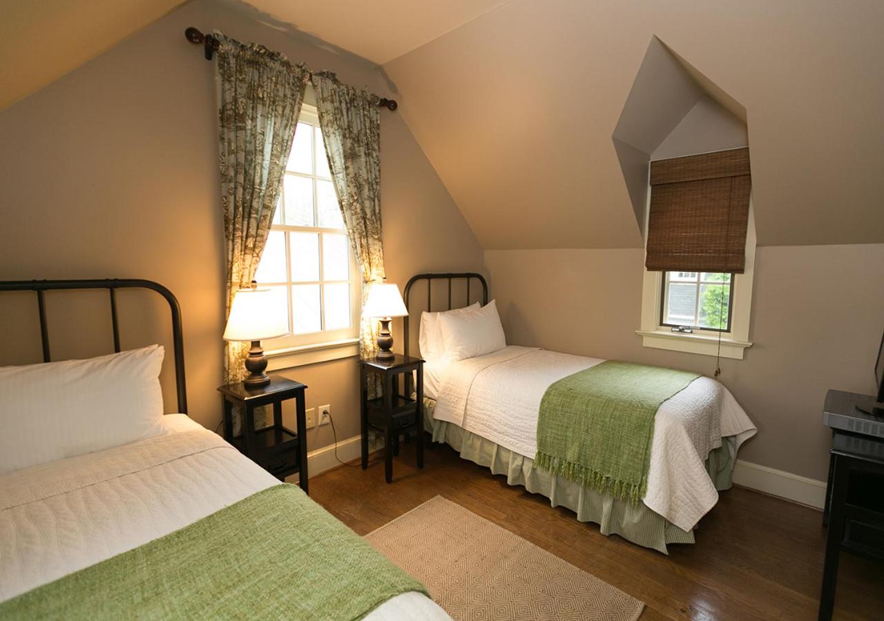 The Red Fox Inn & Tavern