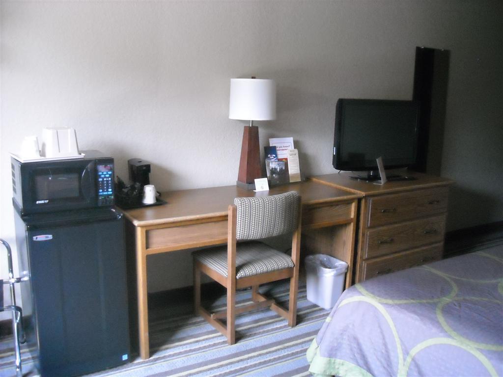 Super 8 by Wyndham Hull Street Midlothian/Richmond Area