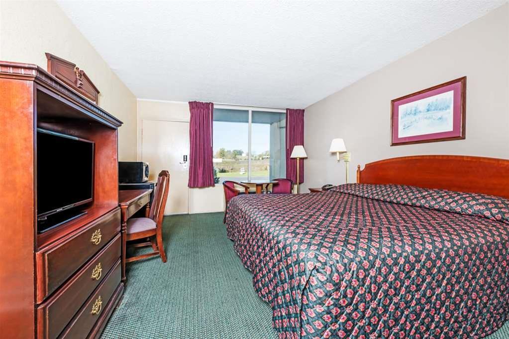 Motel 6 MT. Jackson - Shenandoah