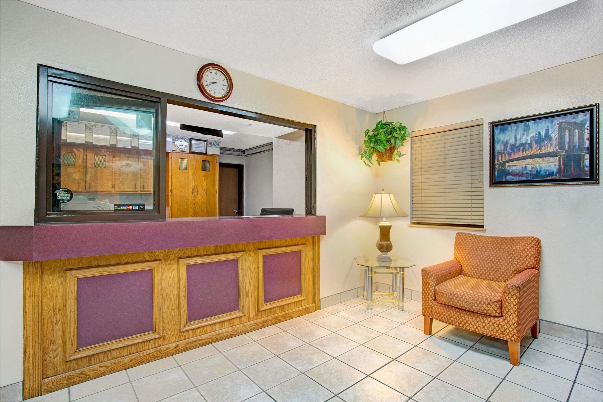 Super 8 by Wyndham Newport News/Jefferson Ave.