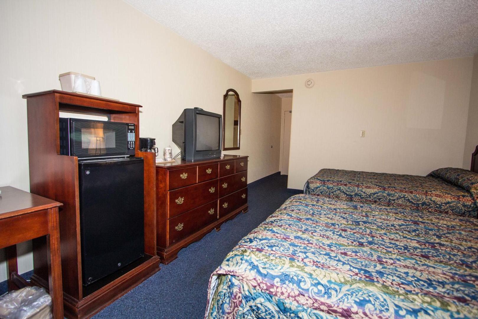 Red Roof Inn & Suites Newport News