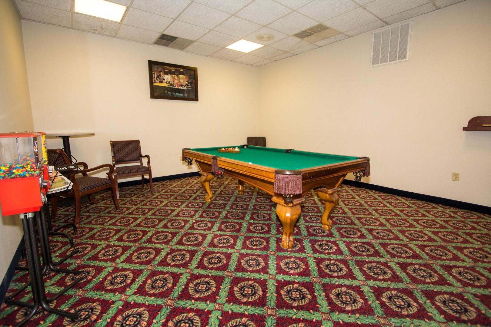 Red Roof Inn & Suites Newport News