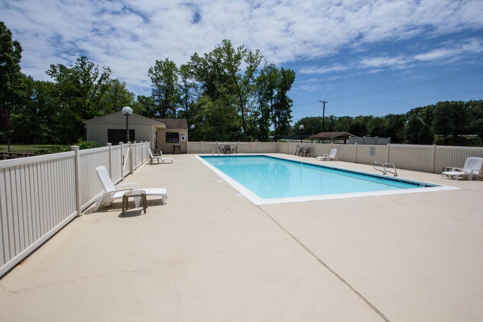 Red Roof Inn & Suites Newport News