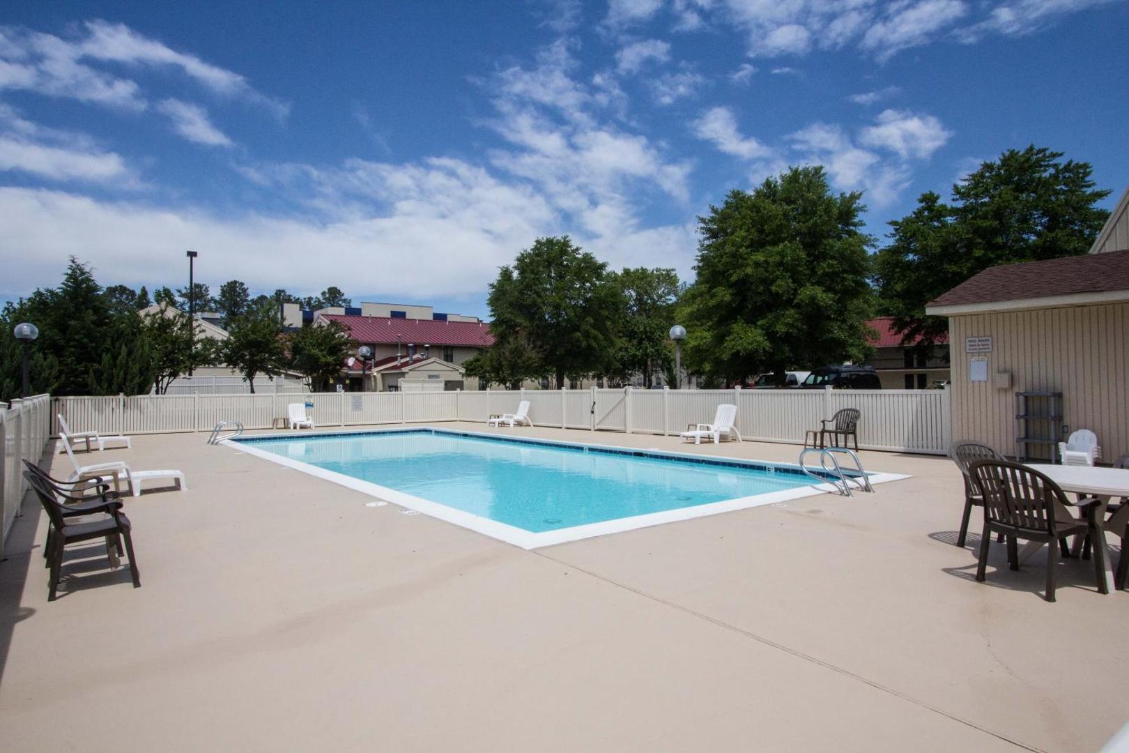 Red Roof Inn & Suites Newport News