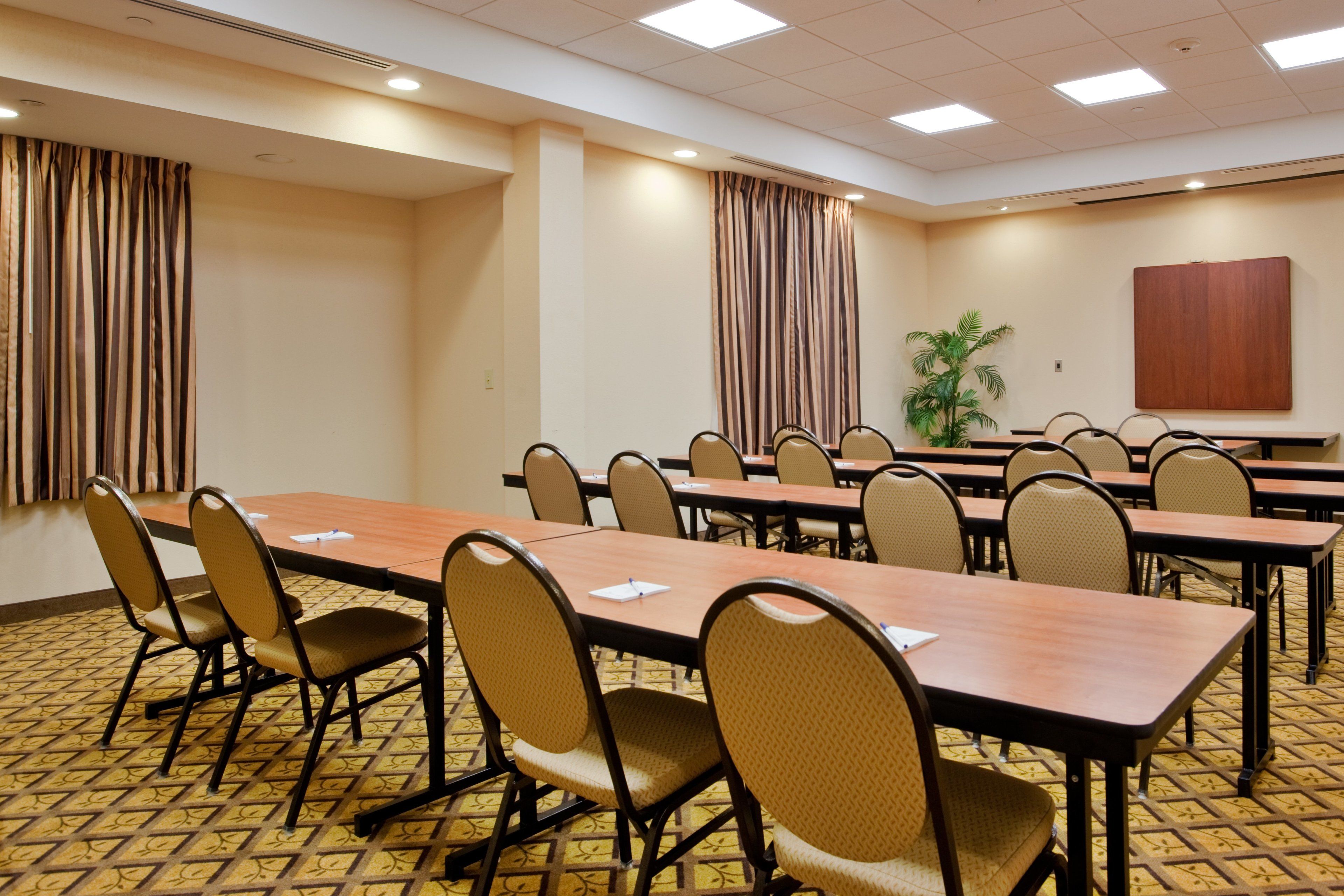 Candlewood Suites Norfolk Airport