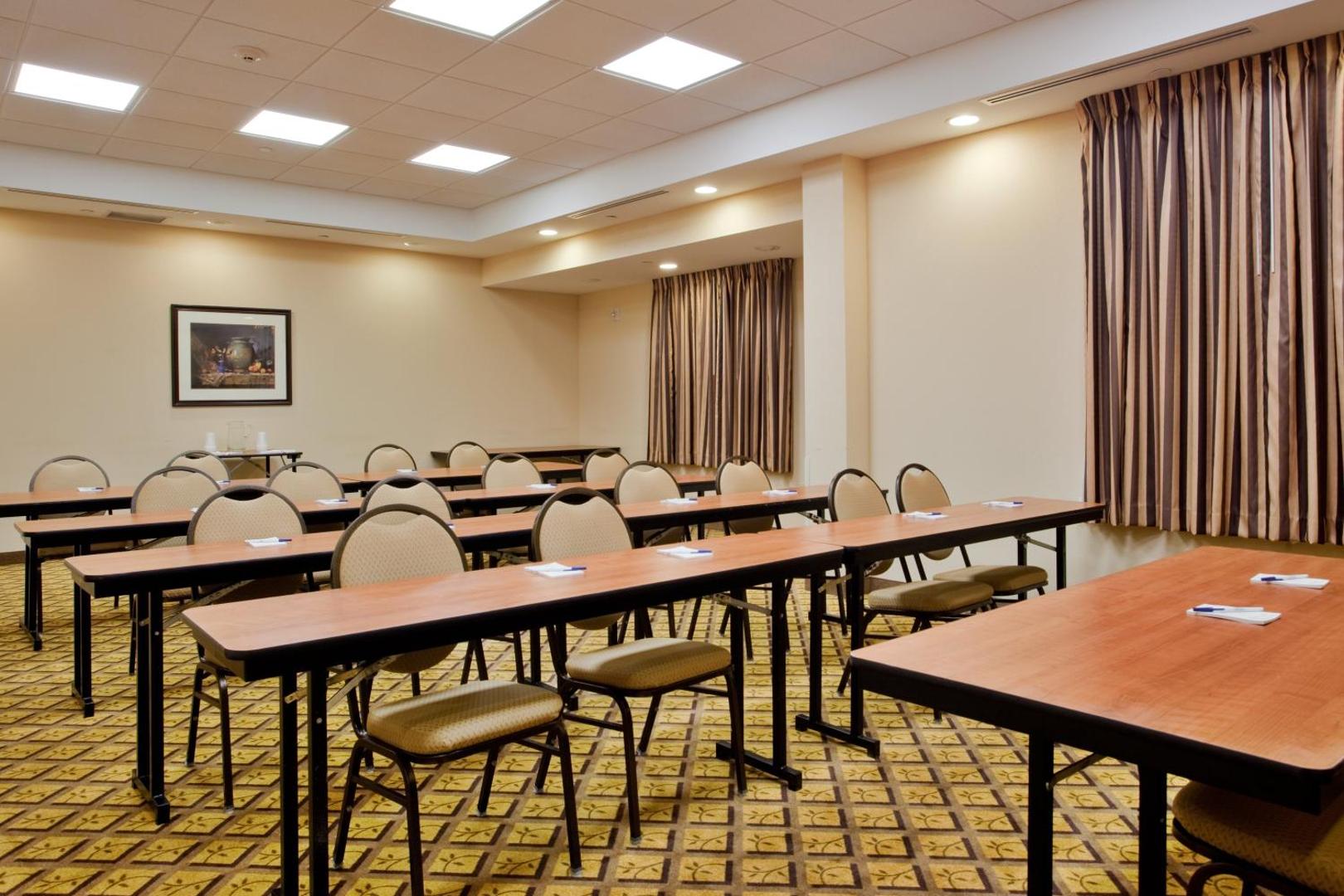 Candlewood Suites Norfolk Airport