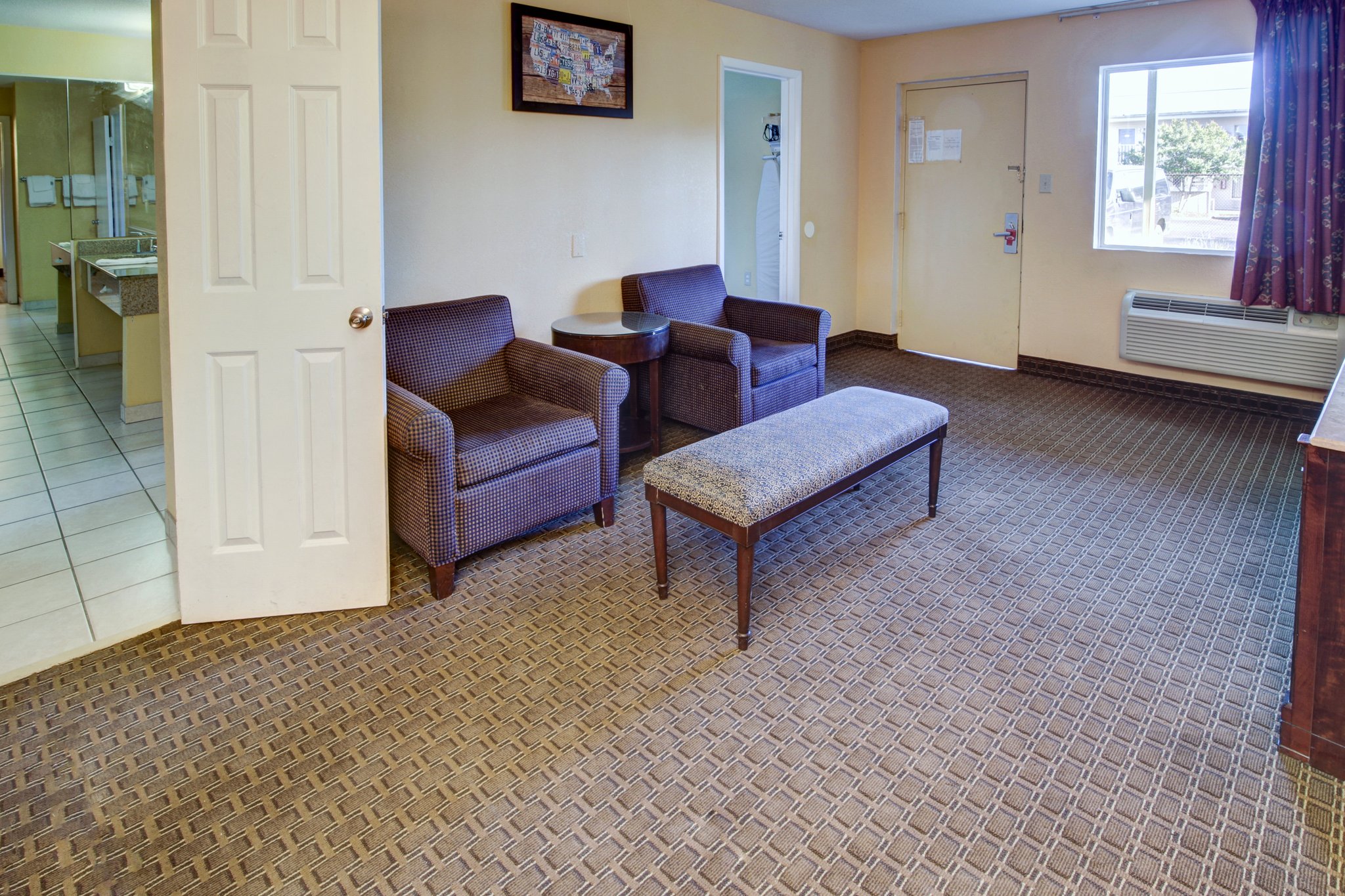 Econo Lodge at Military Circle