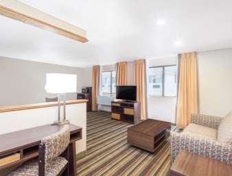 Super 8 by Wyndham Norton VA