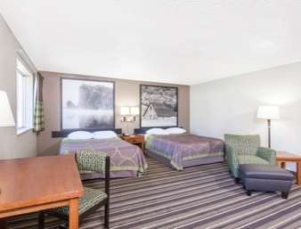 Super 8 by Wyndham Richlands/Claypool Hill Area