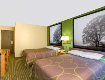 Super 8 by Wyndham Radford VA