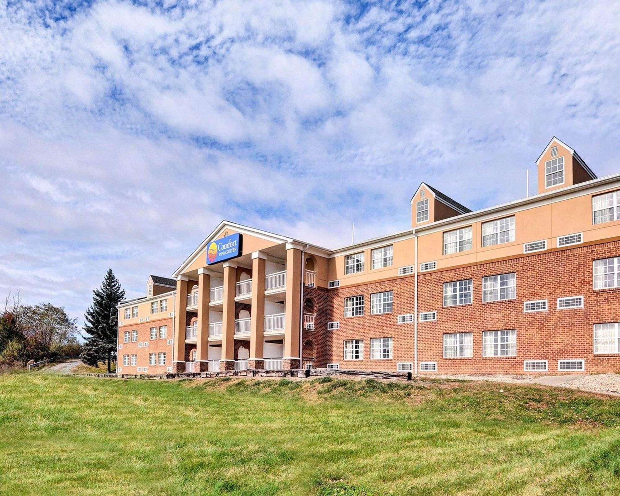 Comfort Inn & Suites Raphine - Lexington Near I-81 And I-64