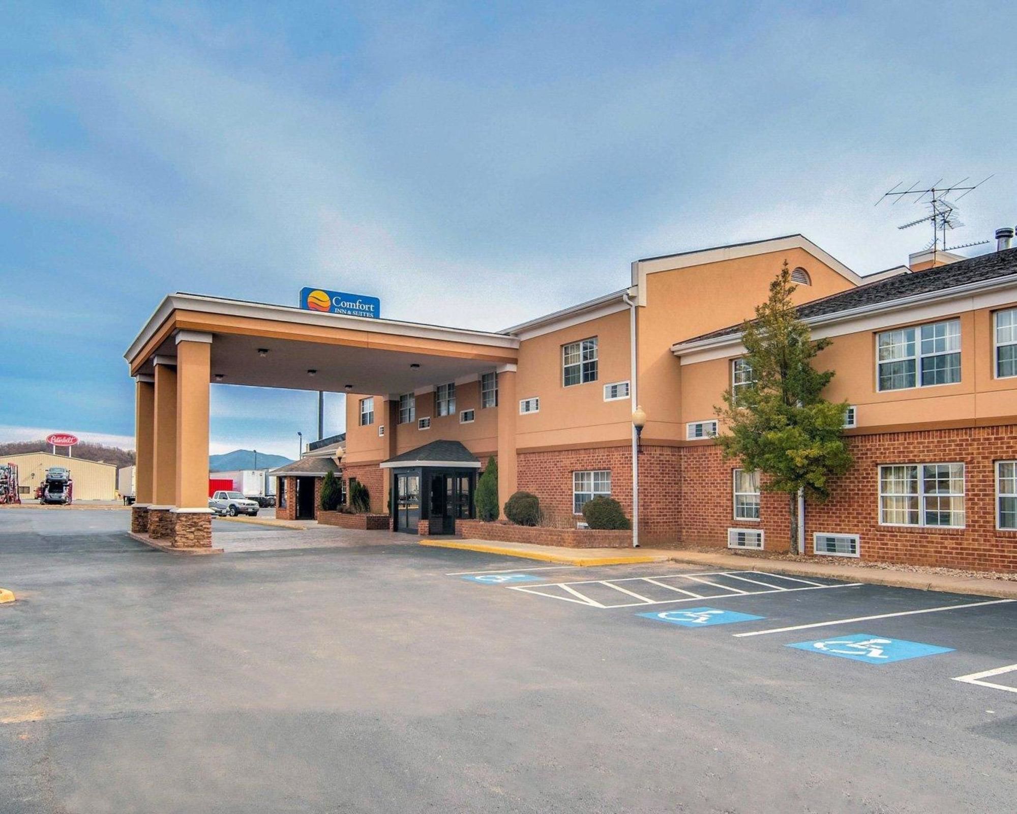 Comfort Inn & Suites Raphine - Lexington Near I-81 And I-64