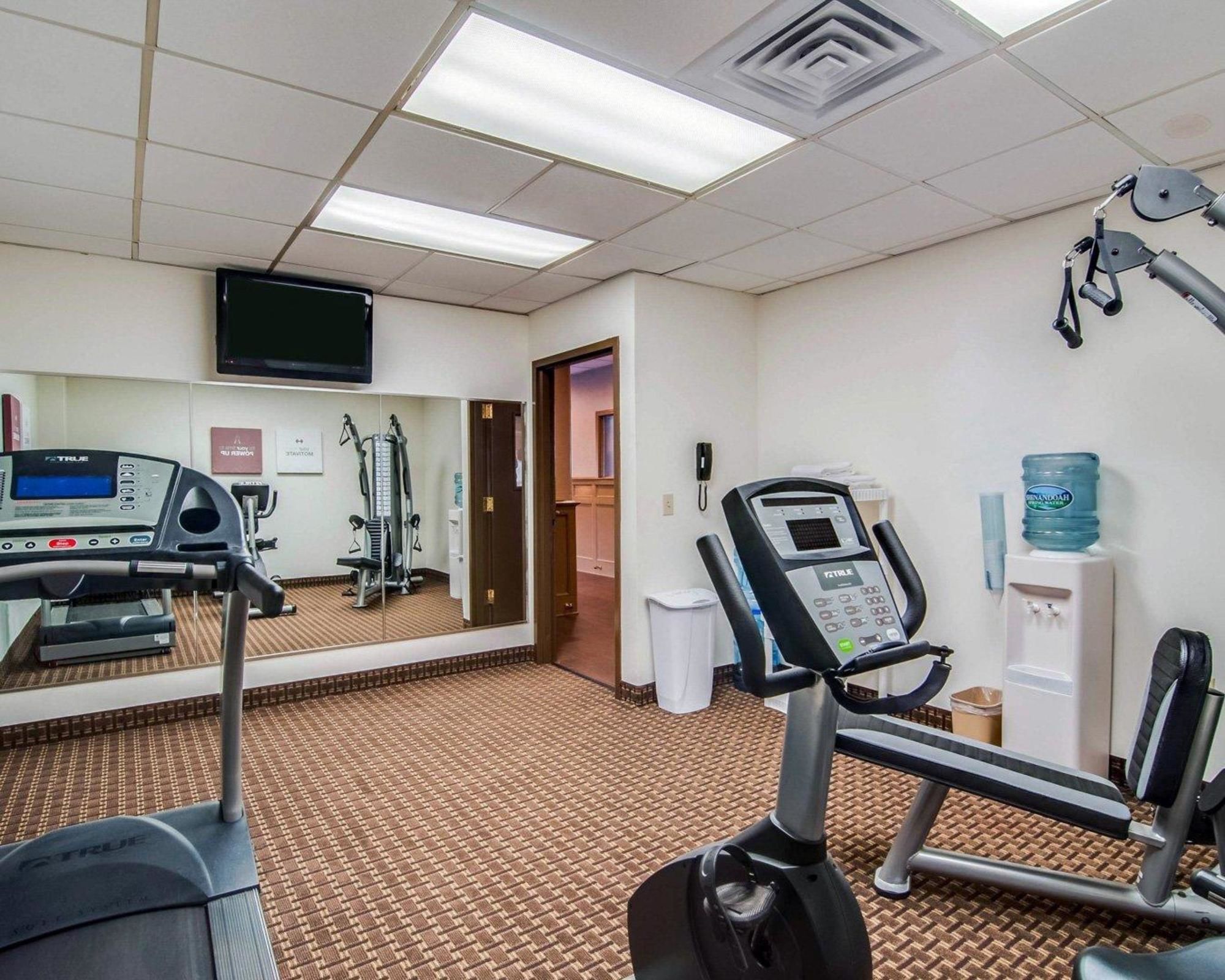Comfort Inn & Suites Raphine - Lexington Near I-81 And I-64
