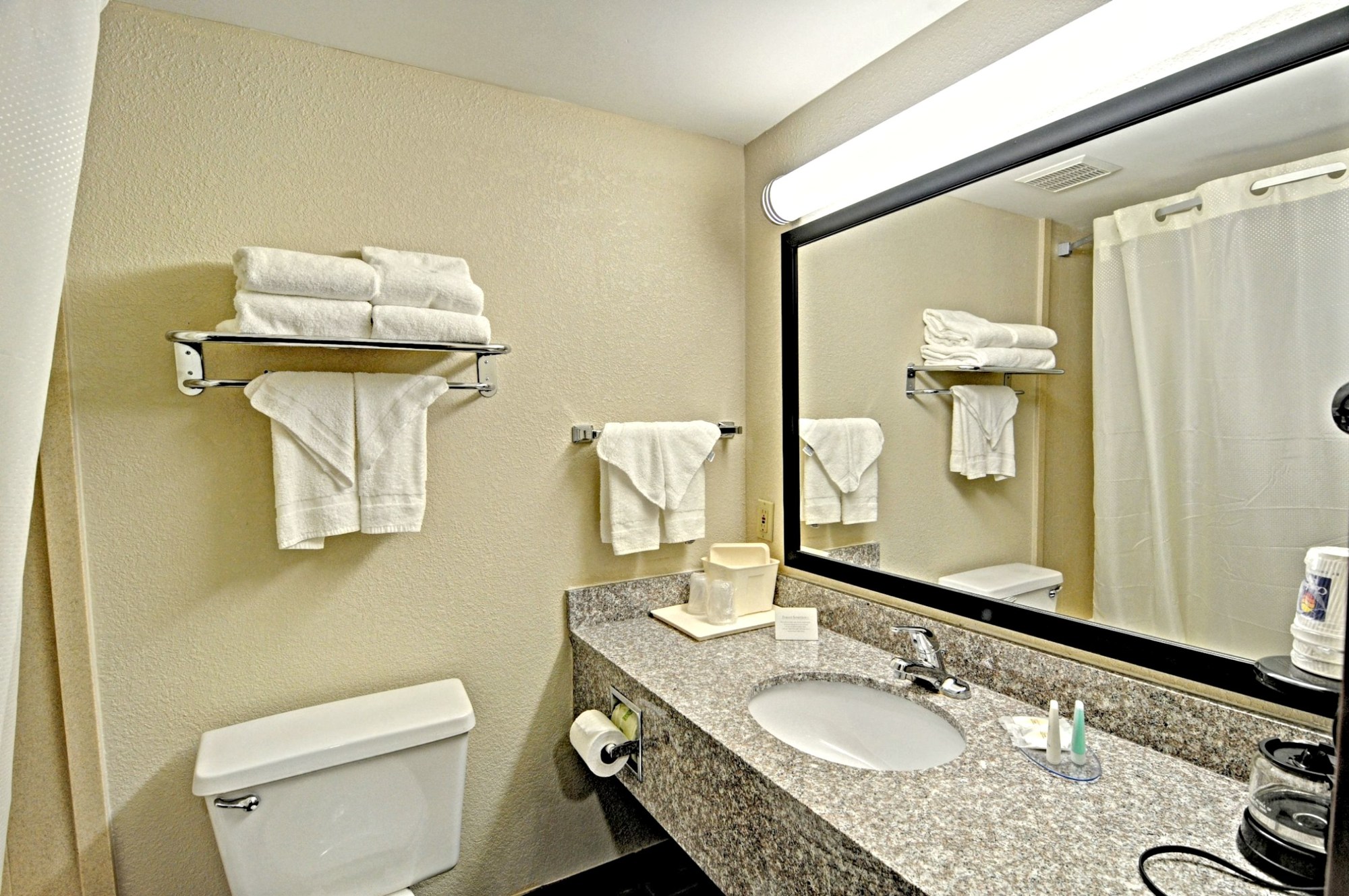 Comfort Inn & Suites Raphine - Lexington Near I-81 And I-64