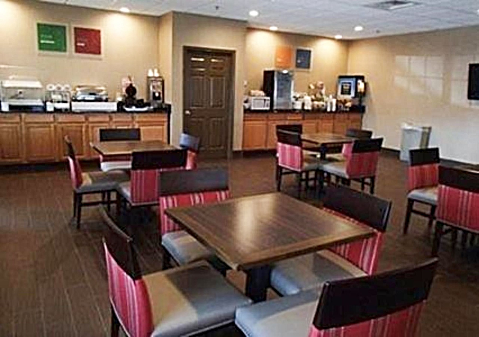Comfort Inn & Suites Raphine - Lexington Near I-81 And I-64