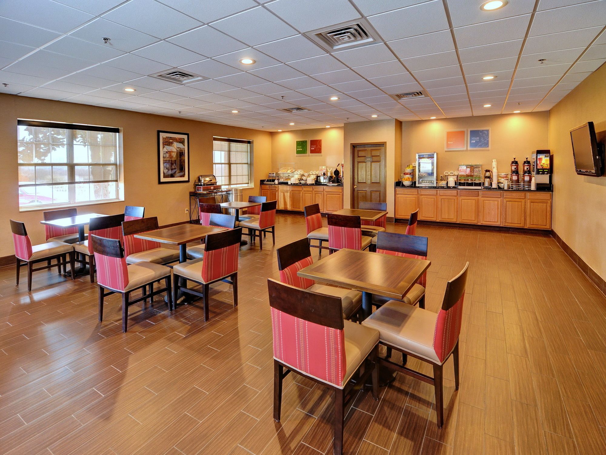 Comfort Inn & Suites Raphine - Lexington Near I-81 And I-64
