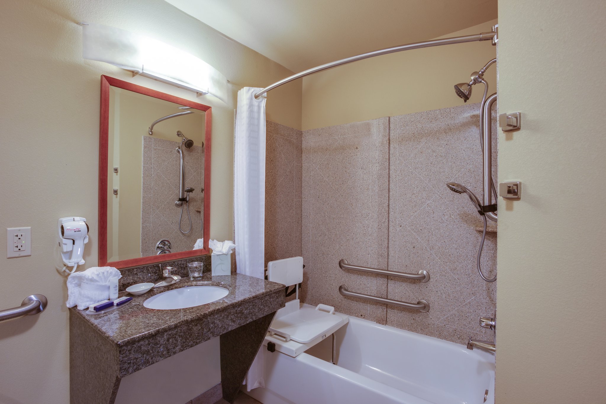 Candlewood Suites Richmond Airport