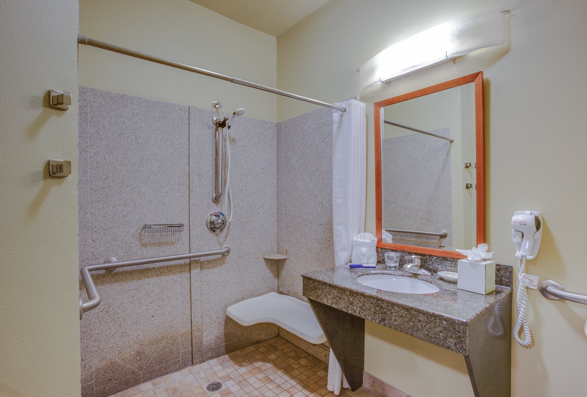 Candlewood Suites Richmond Airport