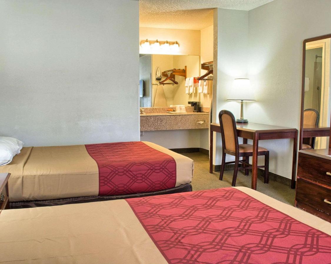 Econo Lodge Richmond West Broad