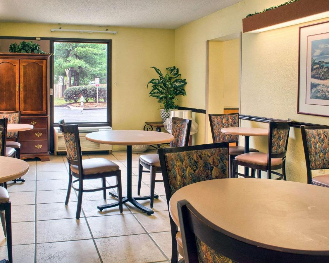 Econo Lodge Richmond West Broad