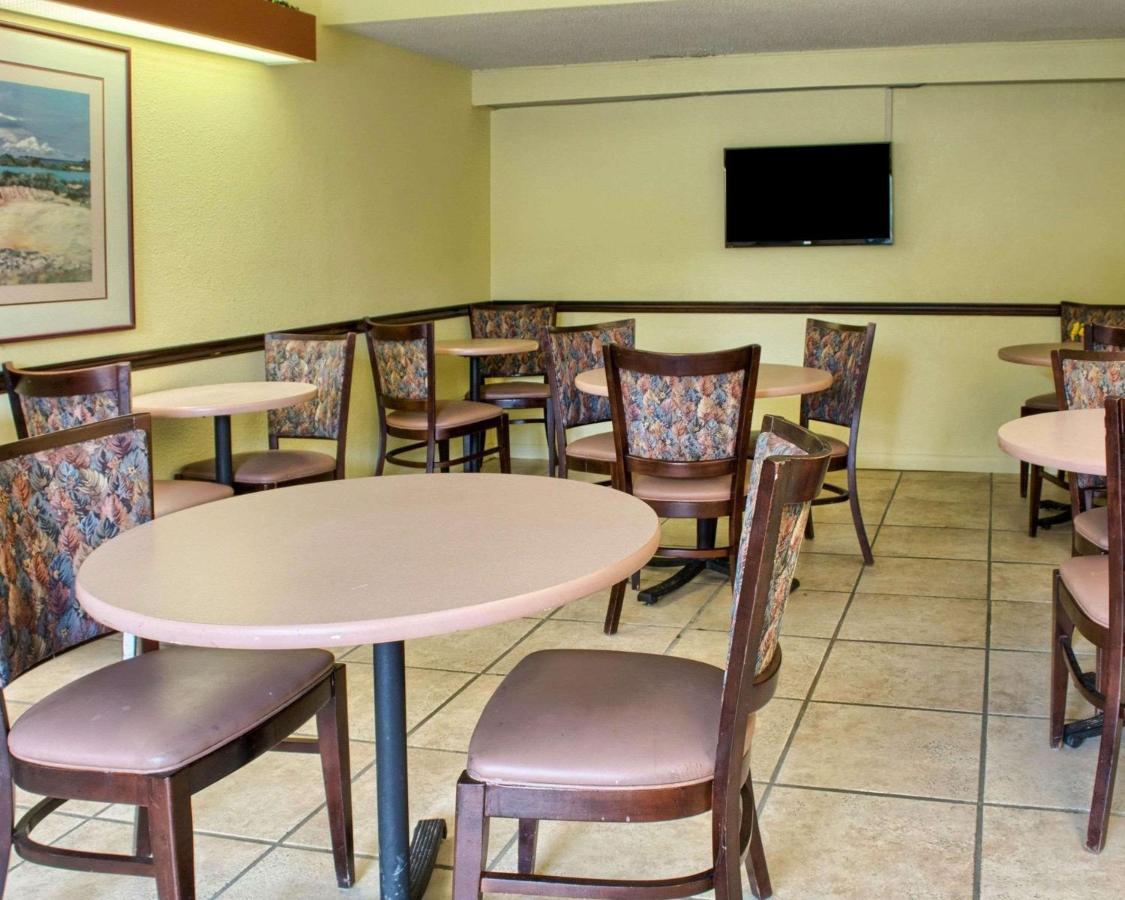 Econo Lodge Richmond West Broad