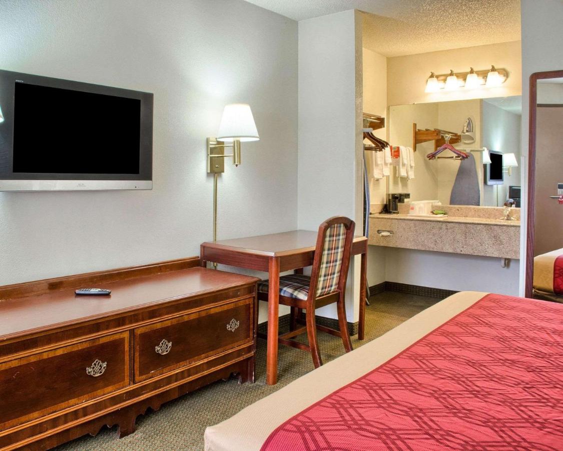 Econo Lodge Richmond West Broad
