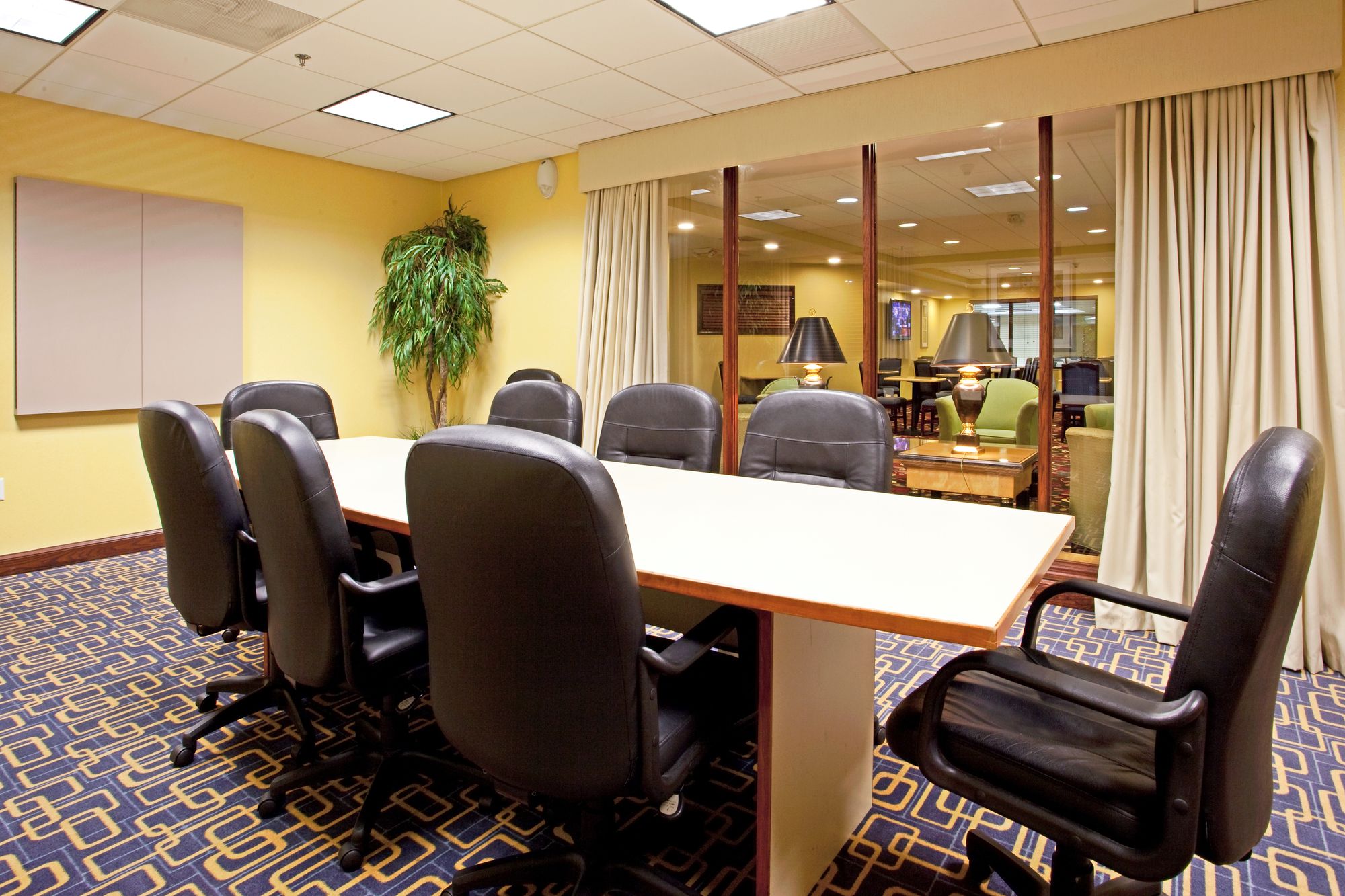 Holiday Inn Express Richmond Airport