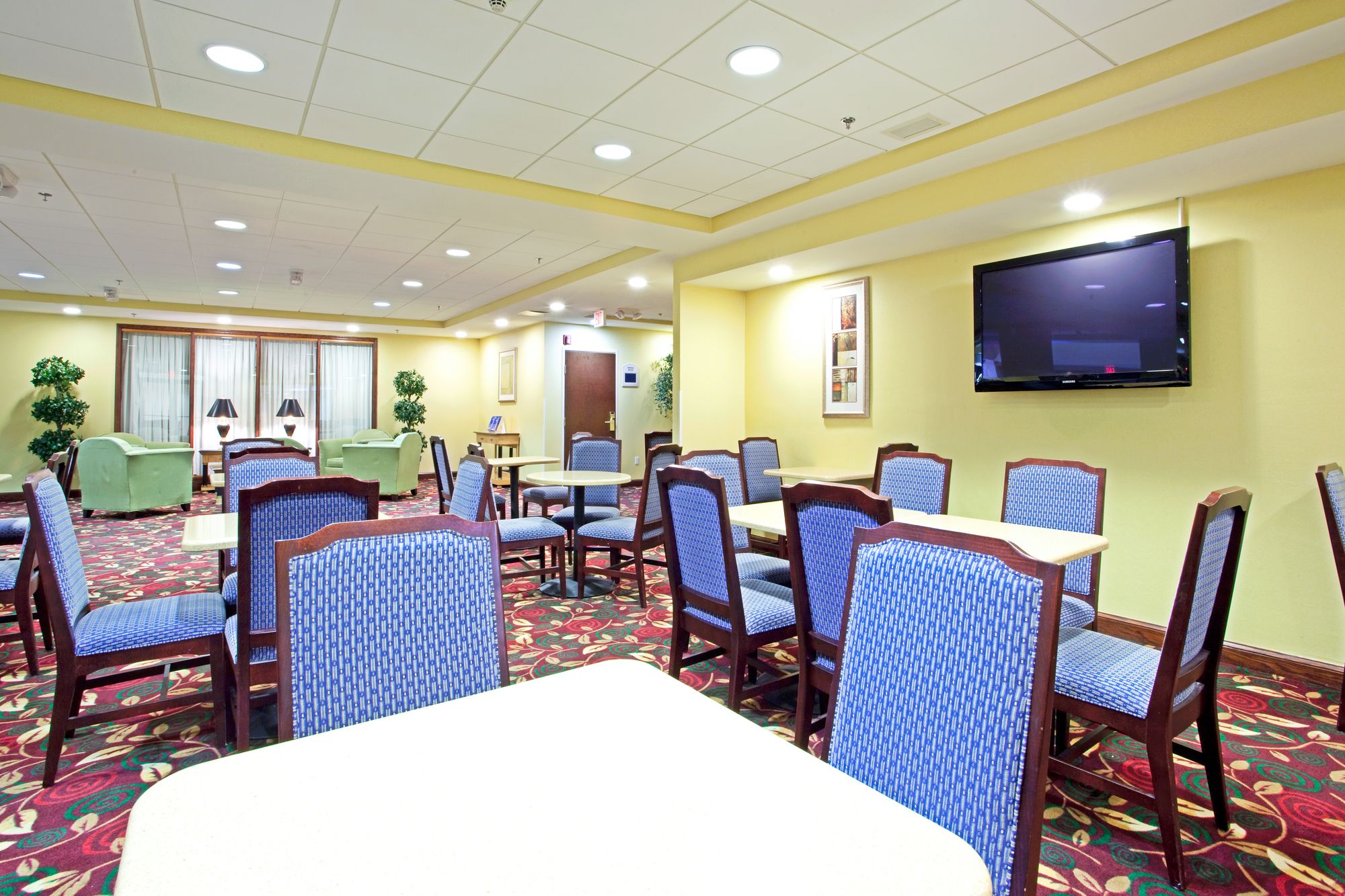 Holiday Inn Express Richmond Airport