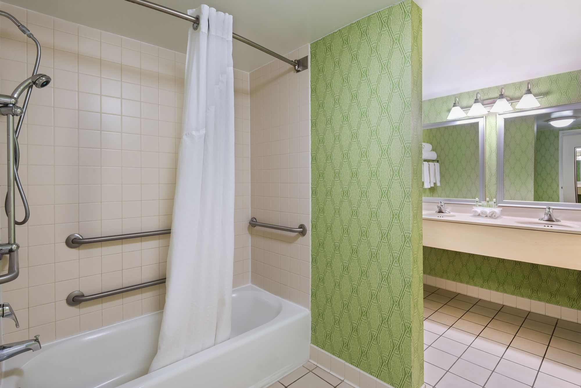 Holiday Inn Express Richmond Airport