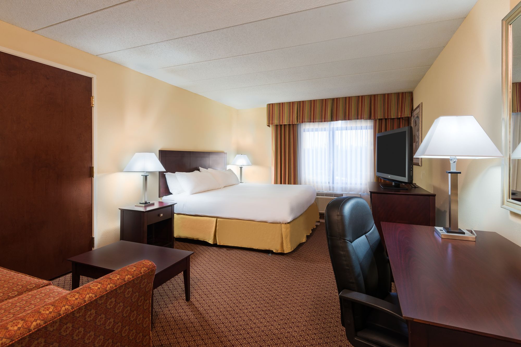Holiday Inn Express Richmond Airport