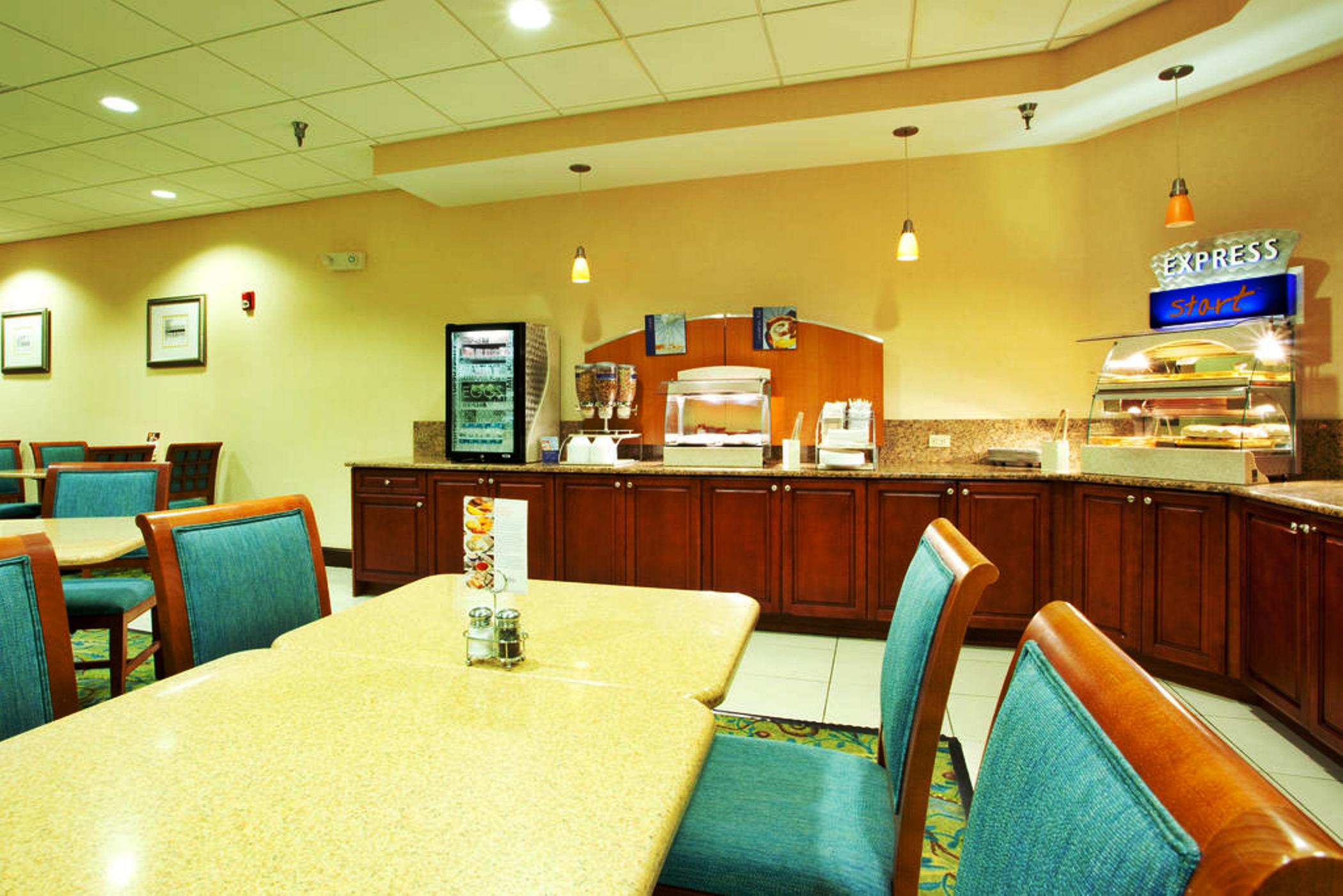 Holiday Inn Express Richmond - Downtown