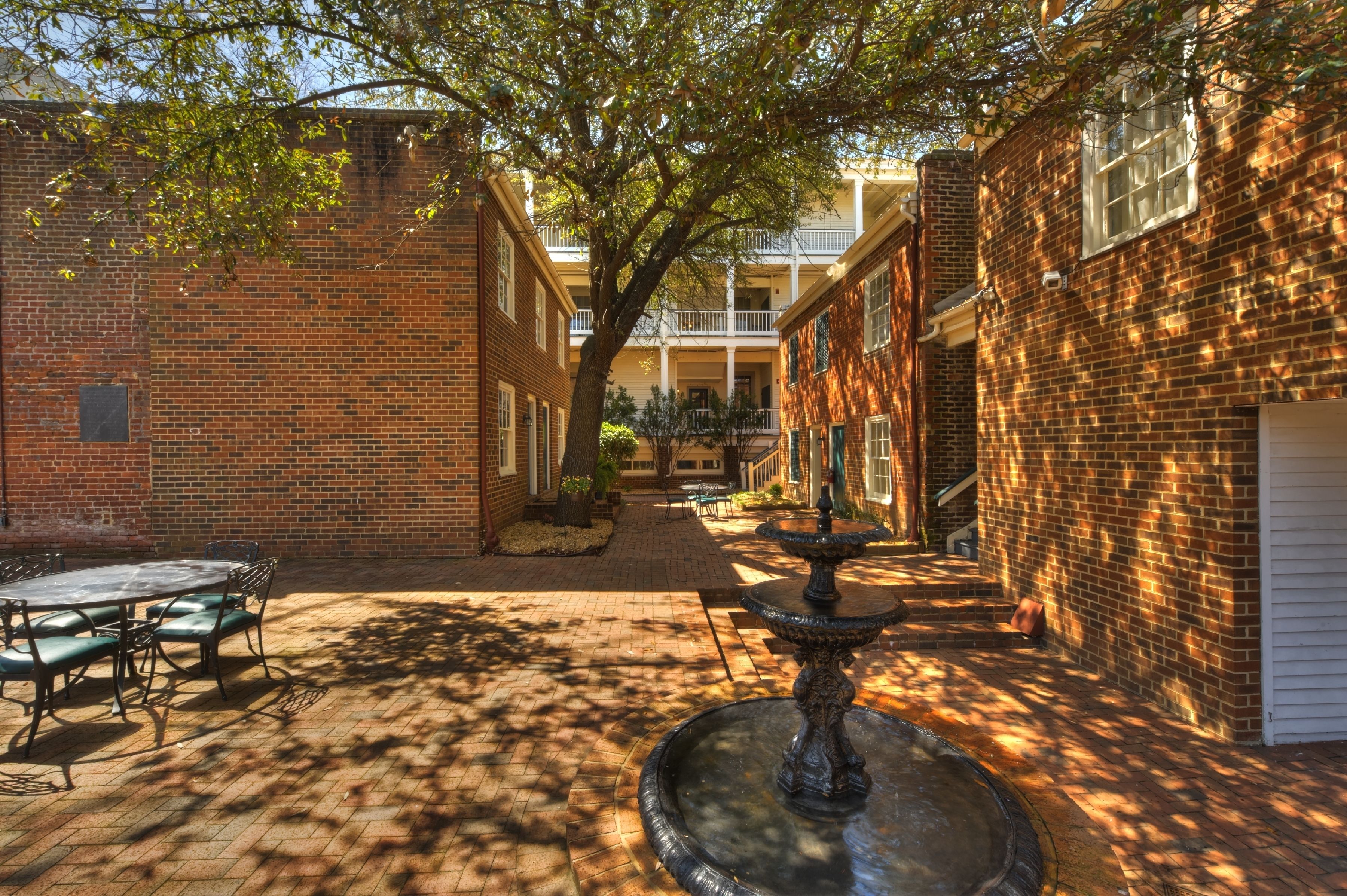 Linden Row Inn