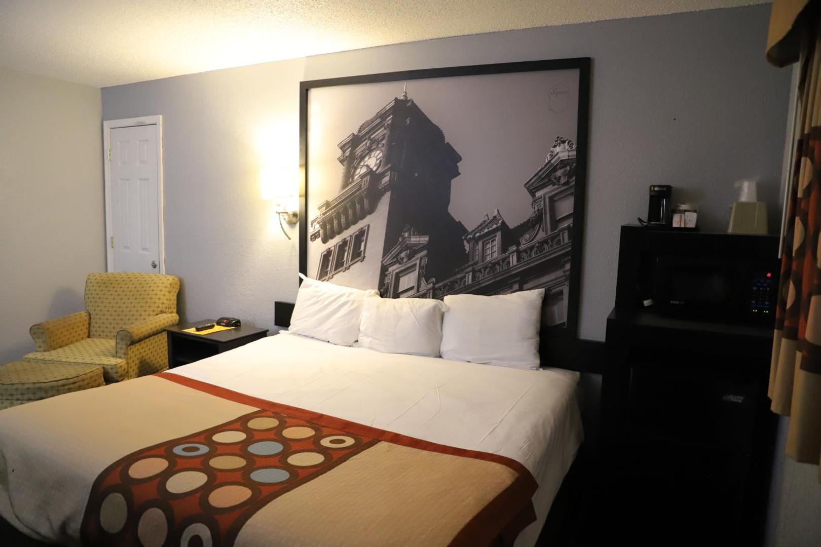 Super 8 by Wyndham Richmond Airport VA