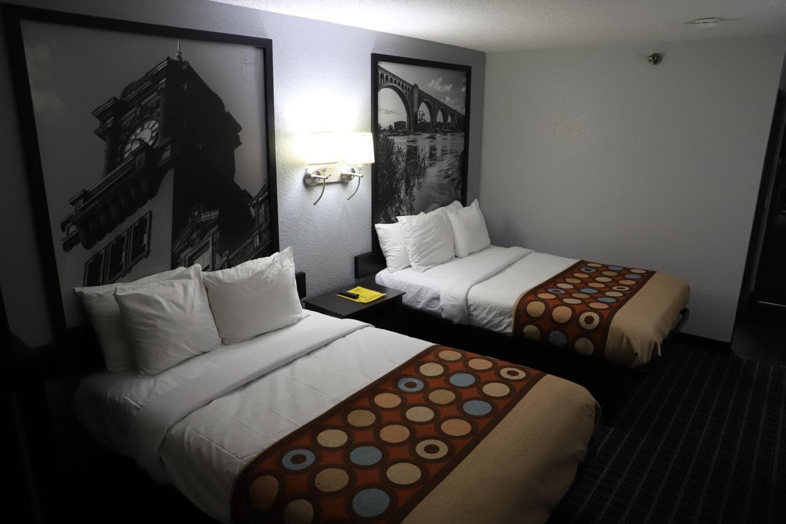 Super 8 by Wyndham Richmond Airport VA