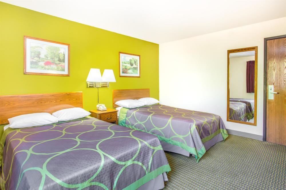 Super 8 by Wyndham Richmond/Broad Street