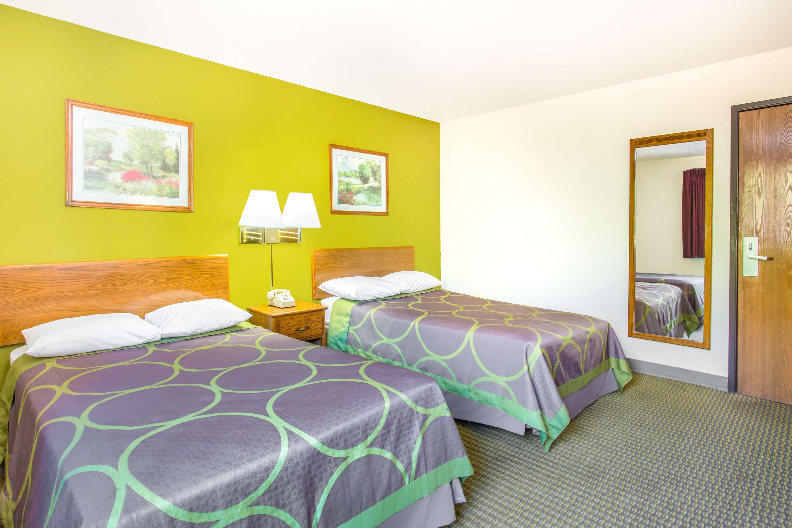 Super 8 by Wyndham Richmond/Broad Street