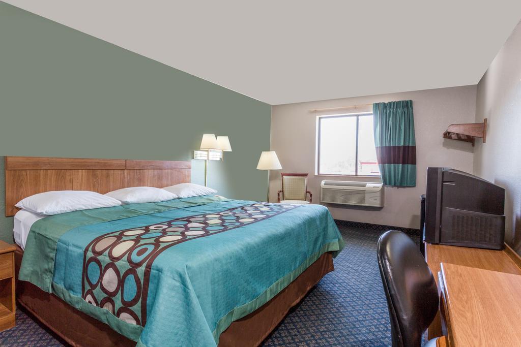 Super 8 by Wyndham Richmond Midlothian Turnpike