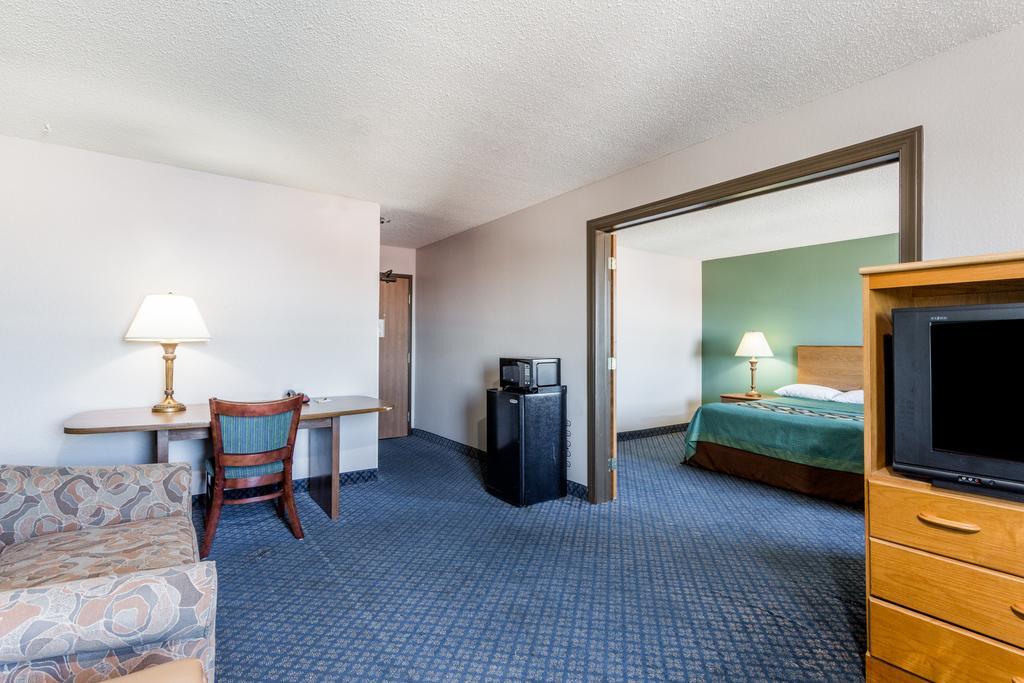 Super 8 by Wyndham Richmond Midlothian Turnpike