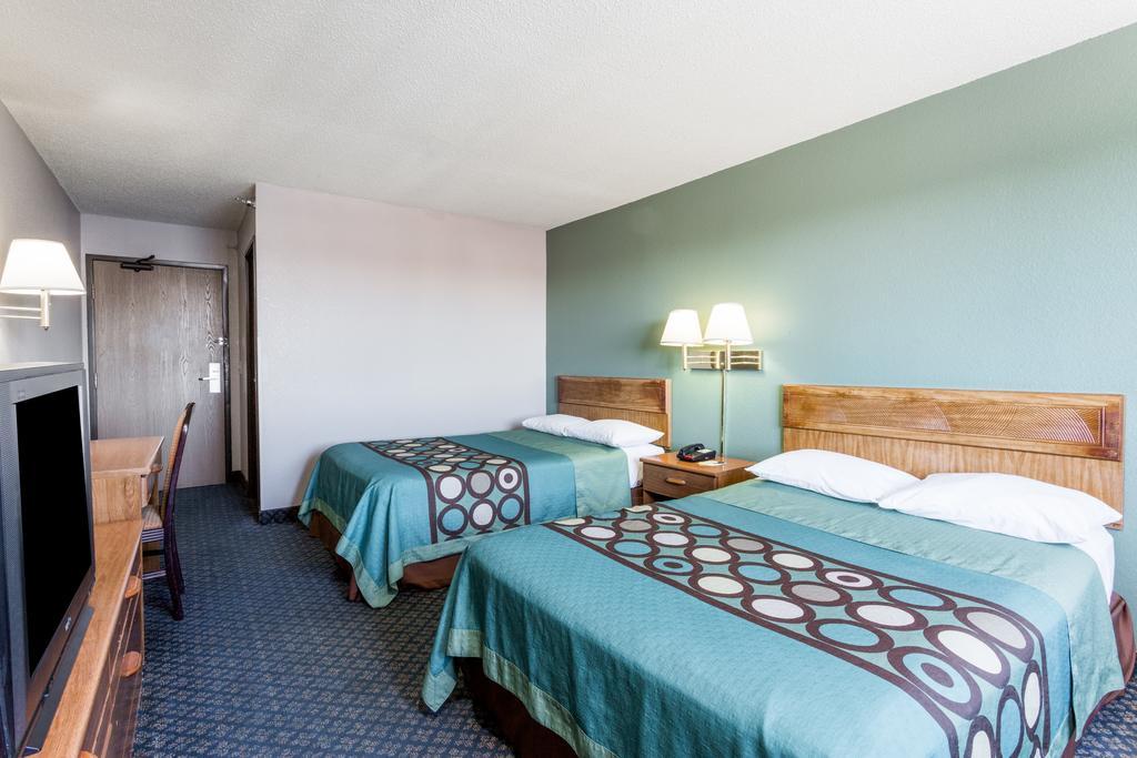 Super 8 by Wyndham Richmond Midlothian Turnpike