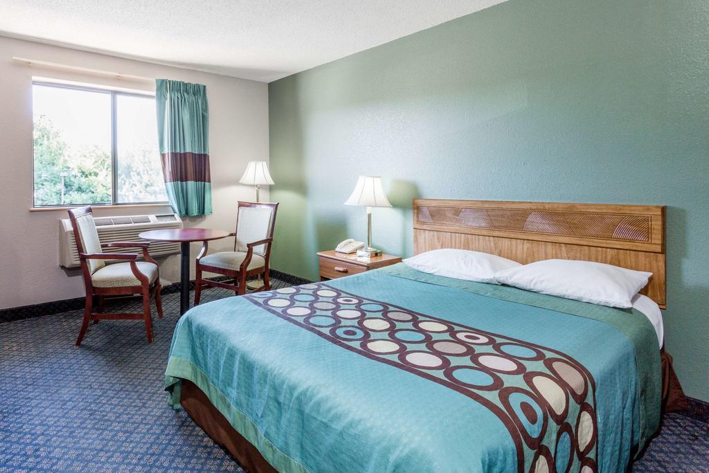 Super 8 by Wyndham Richmond Midlothian Turnpike