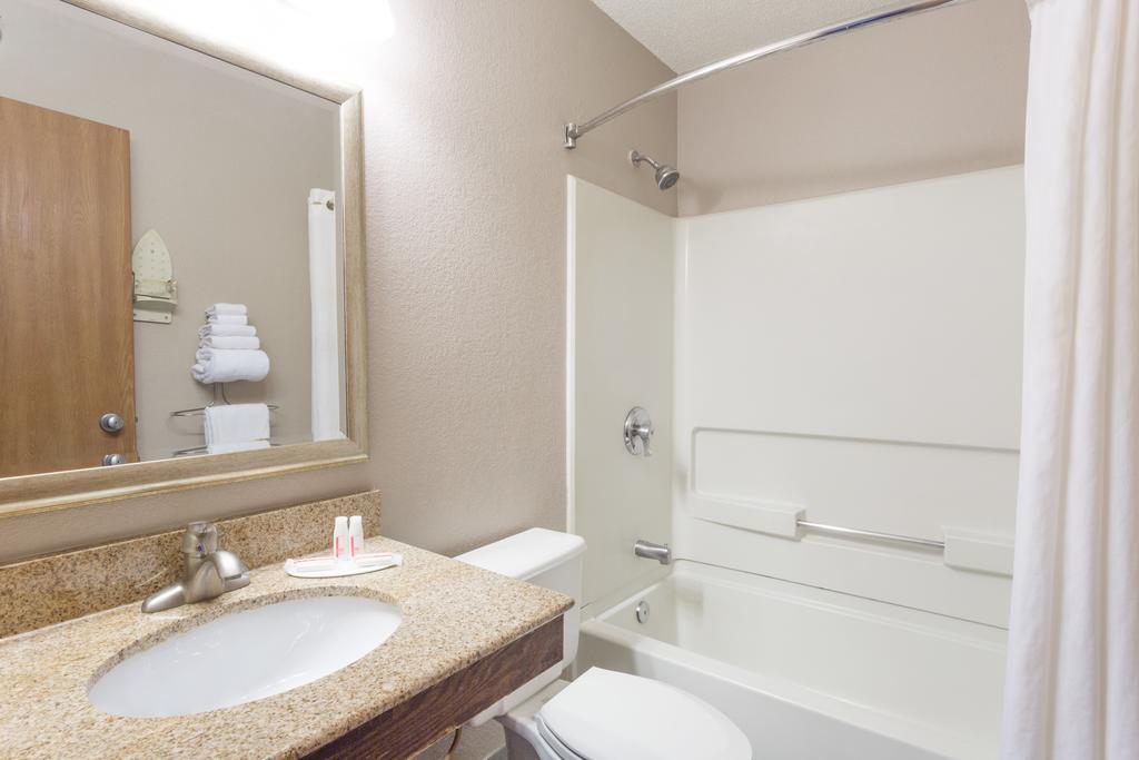 Super 8 by Wyndham Richmond Midlothian Turnpike