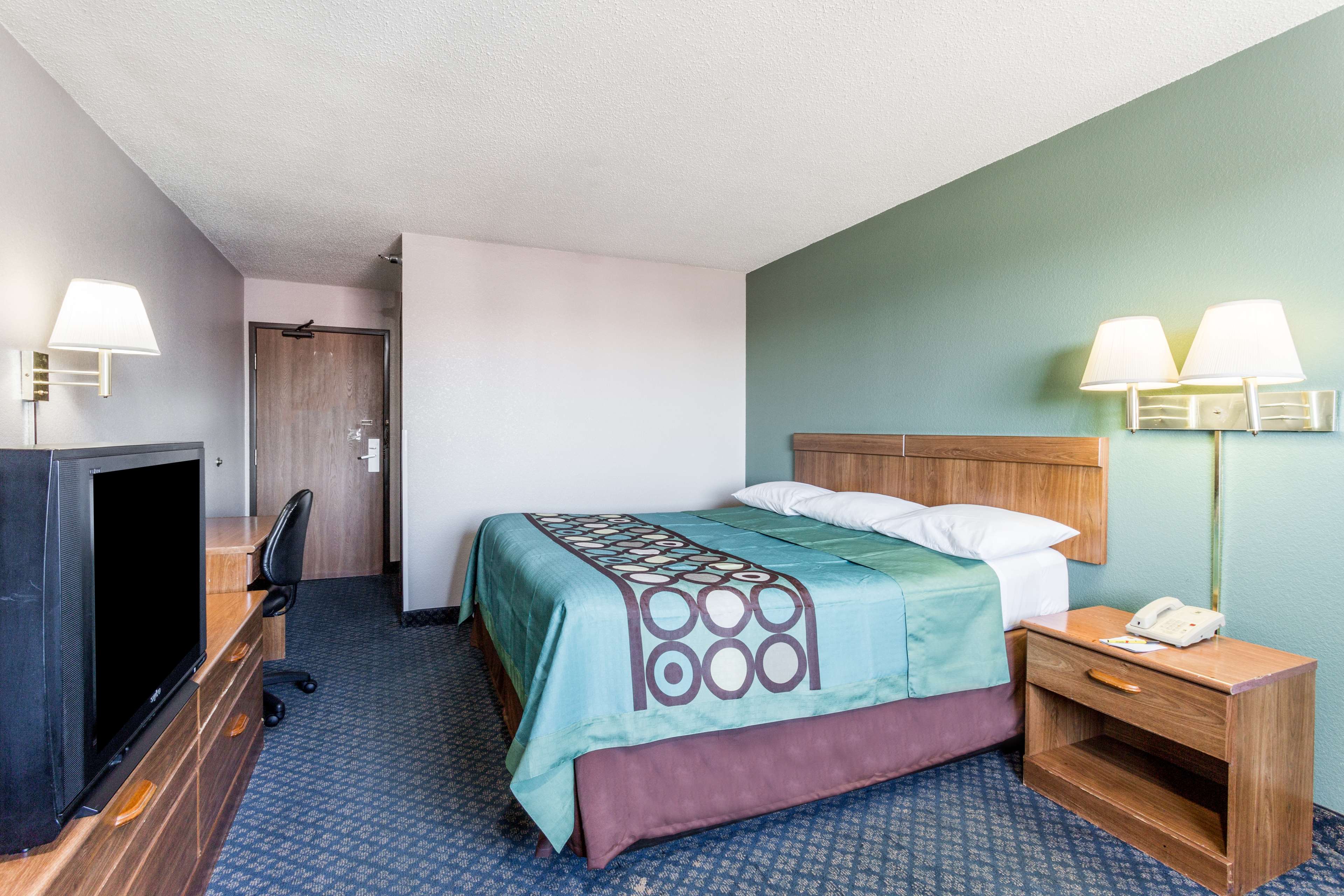 Super 8 by Wyndham Richmond Midlothian Turnpike