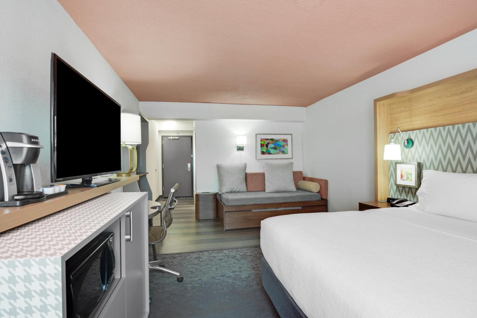 Holiday Inn Roanoke Airport-Conference CTR