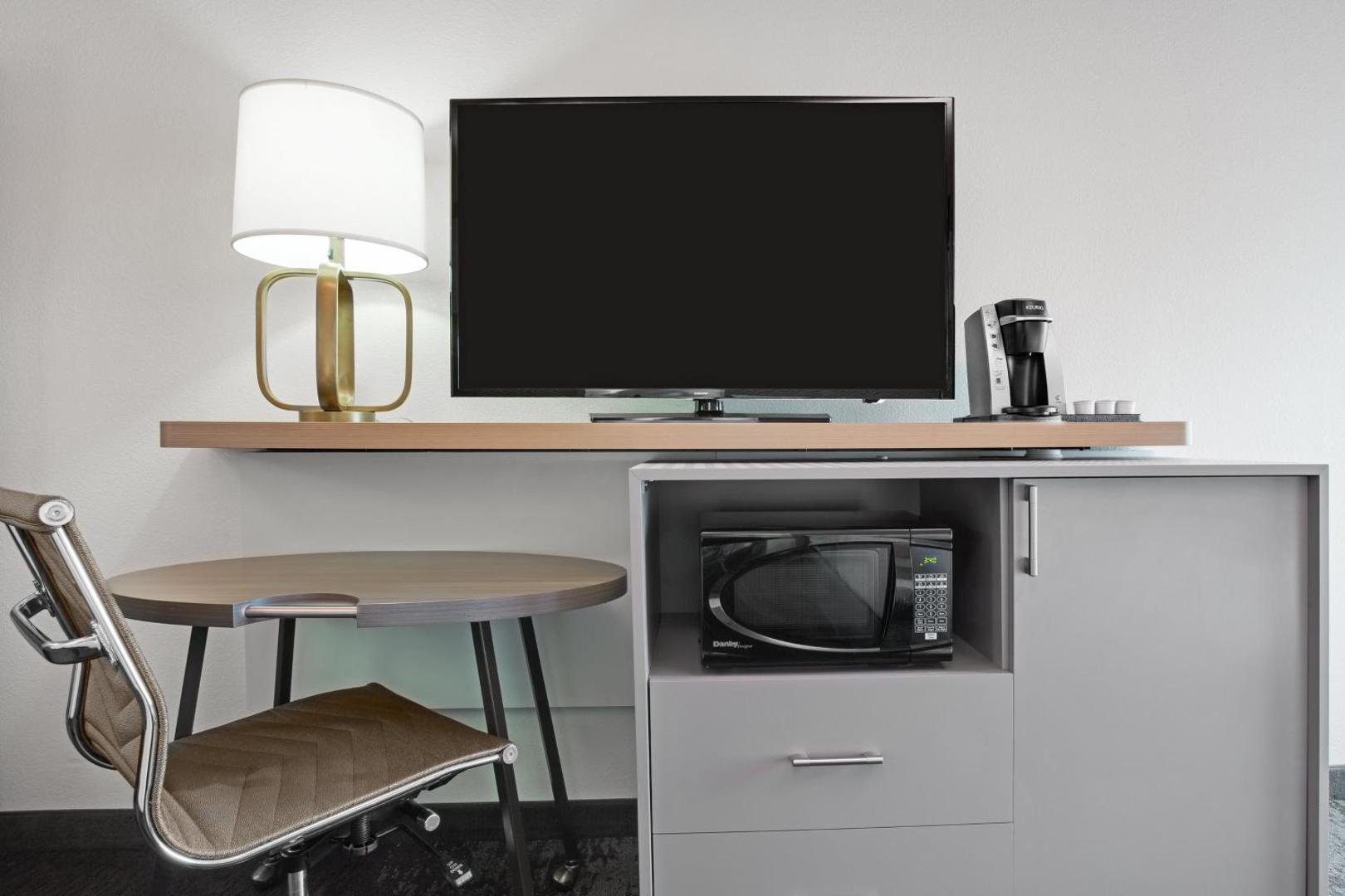 Holiday Inn Roanoke Airport-Conference CTR