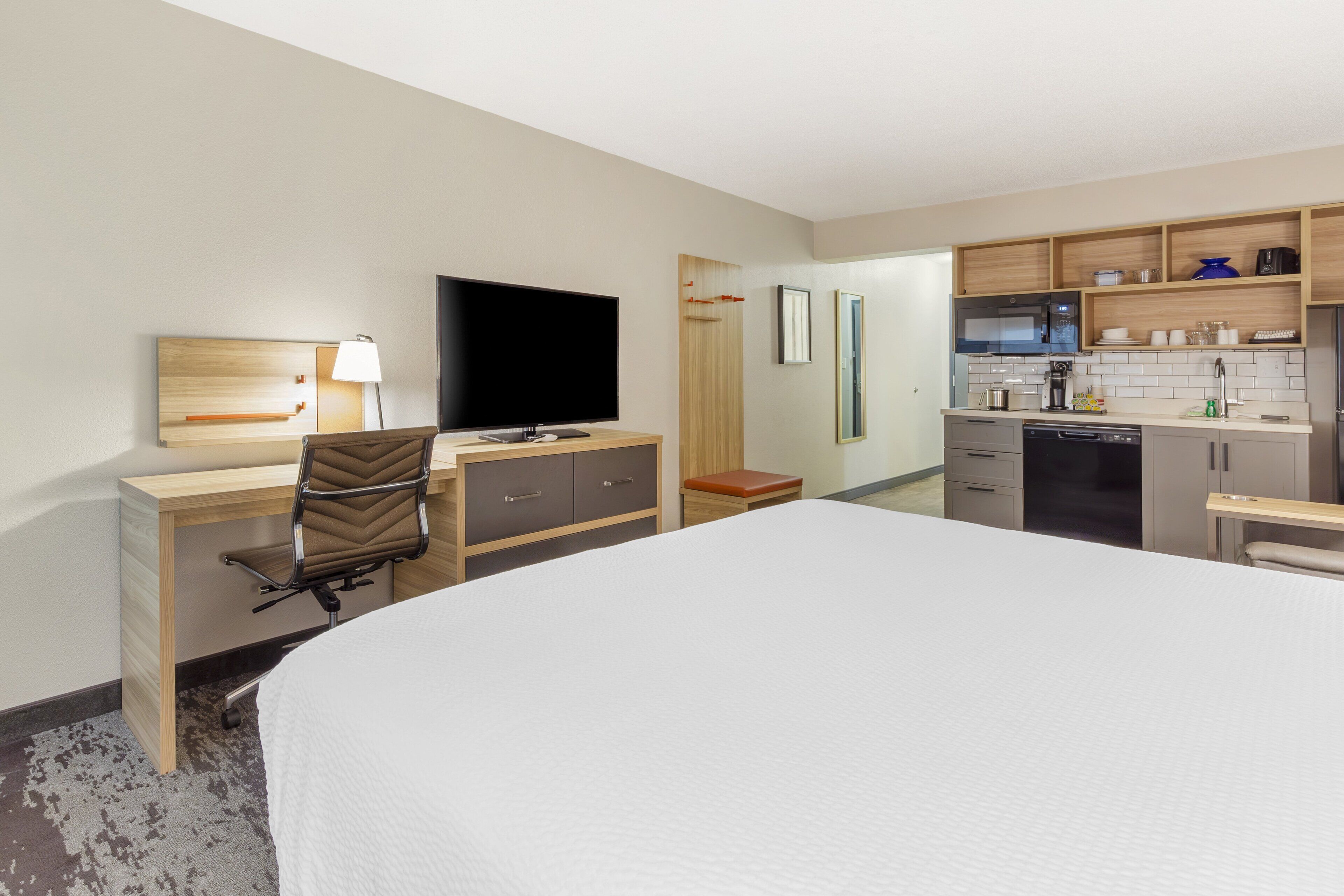 Candlewood Suites - Roanoke - Valley View, an IHG Hotel