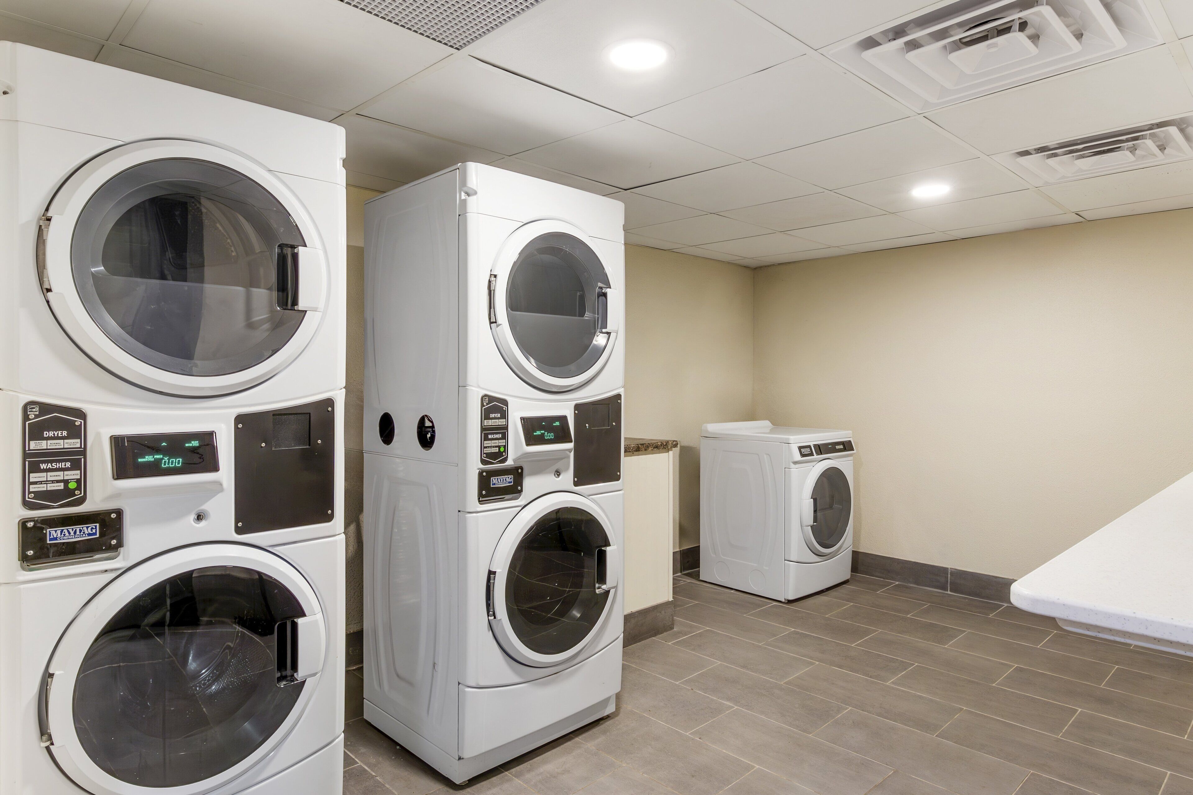 Candlewood Suites - Roanoke - Valley View, an IHG Hotel