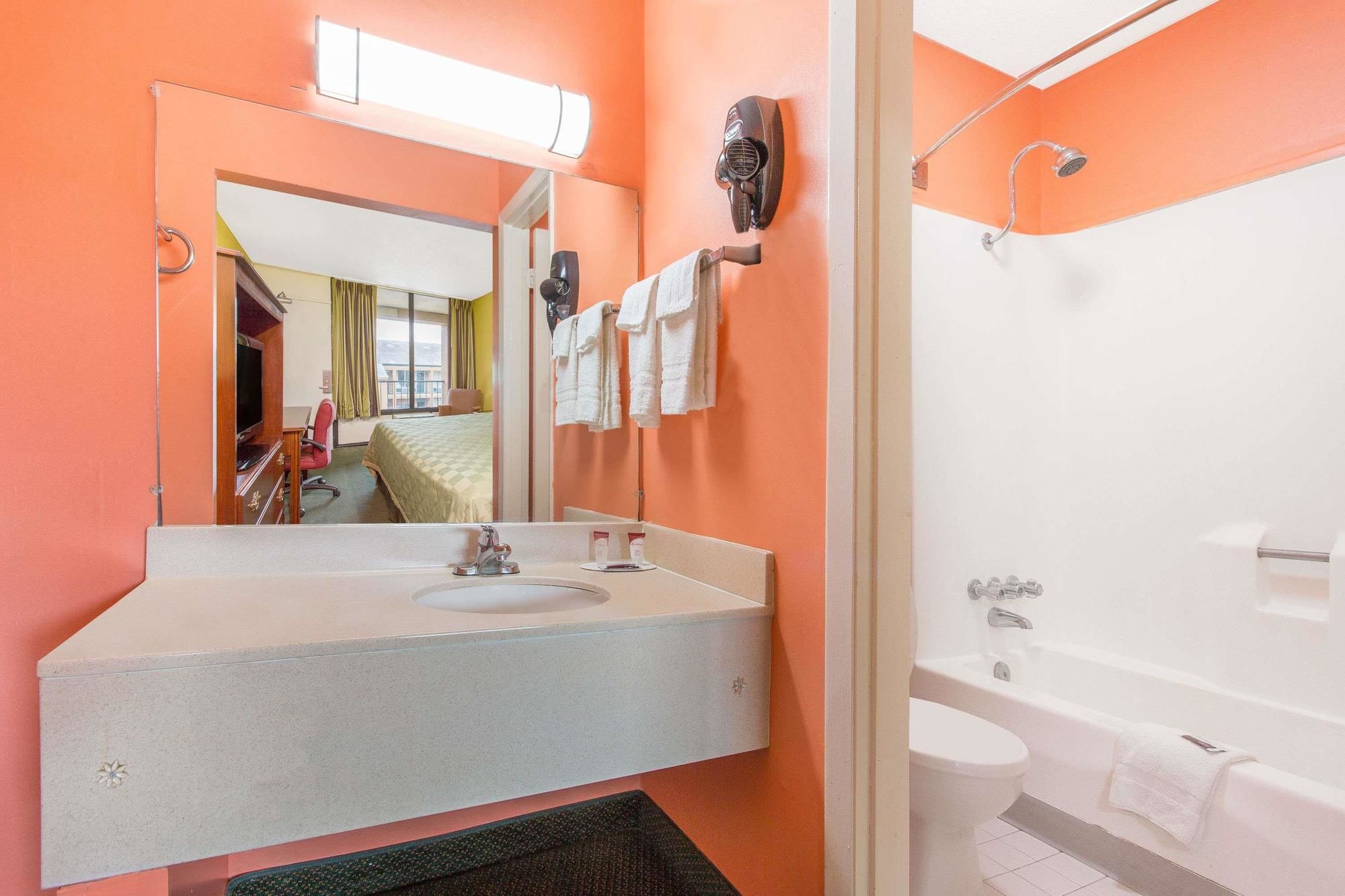 Knights Inn Roanoke