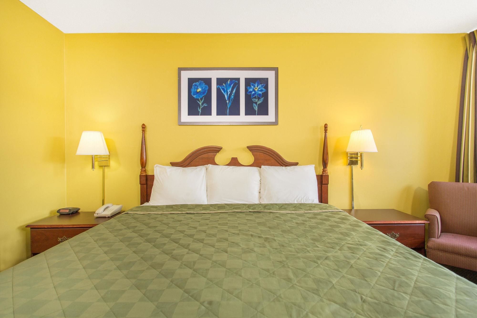 Knights Inn Roanoke