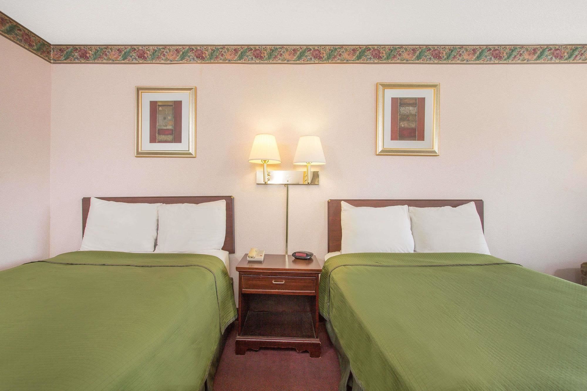 Knights Inn Roanoke